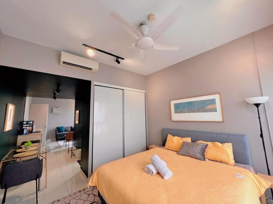 7 Pax Family Connecting Room D'Sara, Direct Link Mrt Kampung Selamat, Near Sungai Buloh & Thomson Hospital 莎阿南 外观 照片