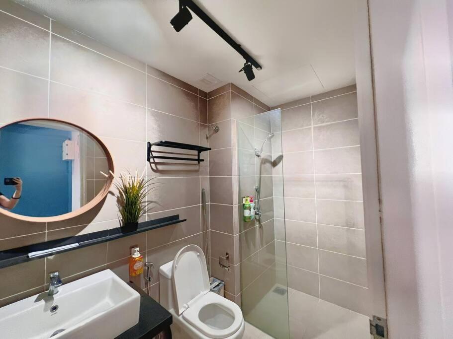 7 Pax Family Connecting Room D'Sara, Direct Link Mrt Kampung Selamat, Near Sungai Buloh & Thomson Hospital 莎阿南 外观 照片