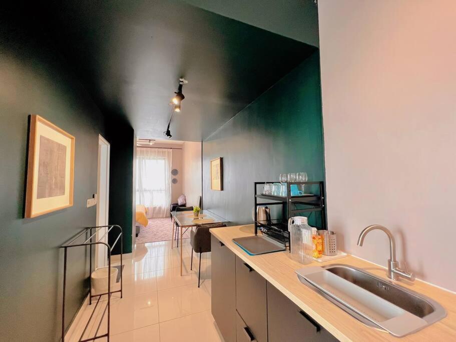 7 Pax Family Connecting Room D'Sara, Direct Link Mrt Kampung Selamat, Near Sungai Buloh & Thomson Hospital 莎阿南 外观 照片