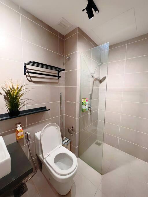 7 Pax Family Connecting Room D'Sara, Direct Link Mrt Kampung Selamat, Near Sungai Buloh & Thomson Hospital 莎阿南 外观 照片