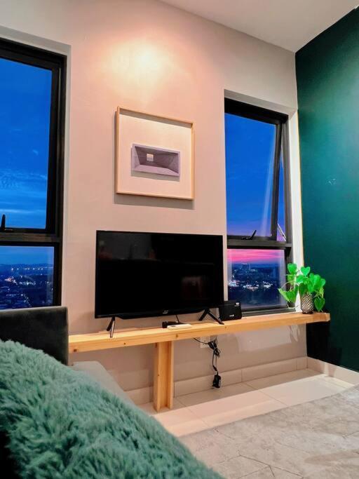 7 Pax Family Connecting Room D'Sara, Direct Link Mrt Kampung Selamat, Near Sungai Buloh & Thomson Hospital 莎阿南 外观 照片